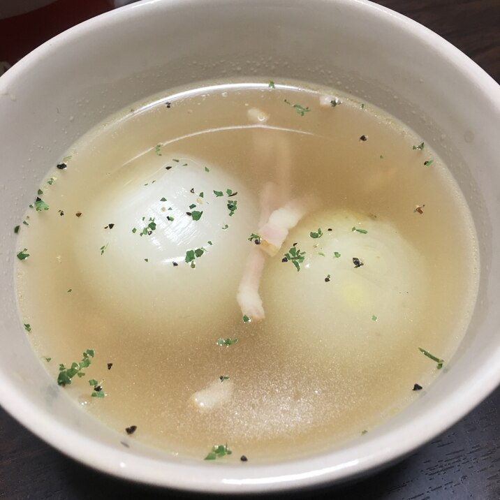 丸ごと新玉ねぎスープ